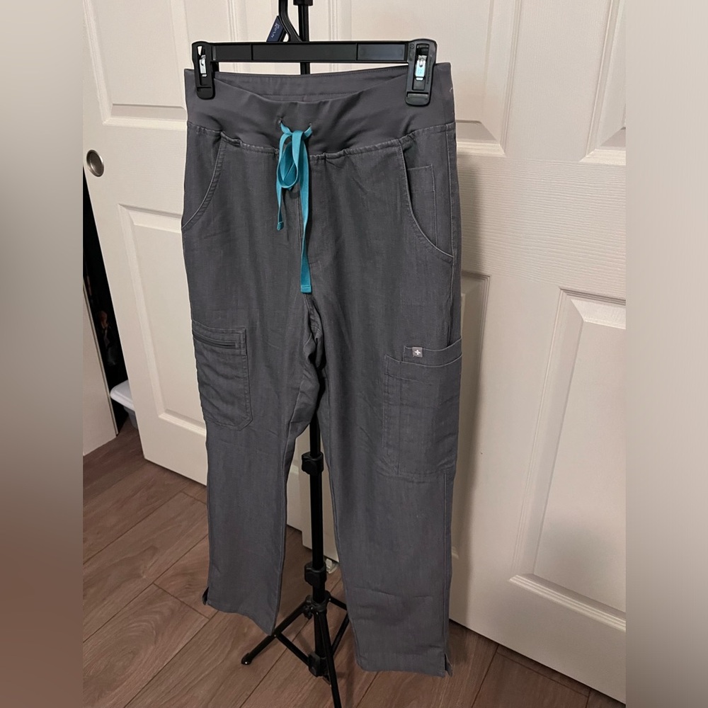 Womens Figs Scrub bottoms straight leg perfect condition